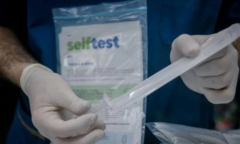 Παυλάκης: Υπερόπλο κατά του κορονοϊού τα self test αλλά δεν αρκούν από μόνα τους